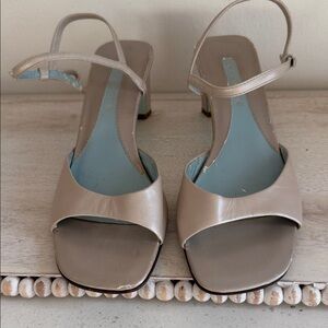 Liz Claiborne Nude/Tan Open-Toe Slingback Heels